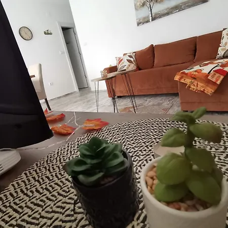 Leona C0 - Moderan Blizu Staze *