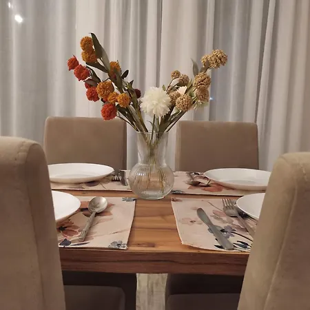 Leona C0 - Moderan Blizu Staze شقة *