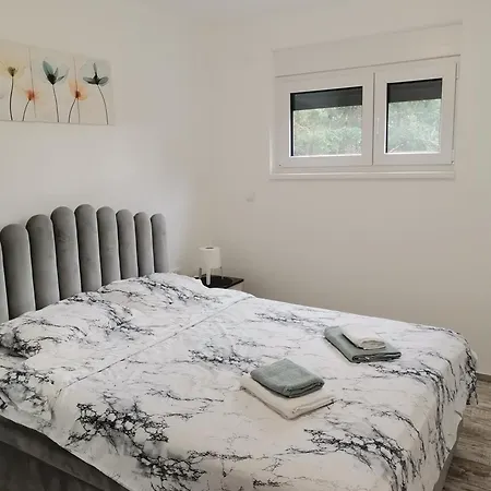 Leona C0 - Moderan Blizu Staze شقة *