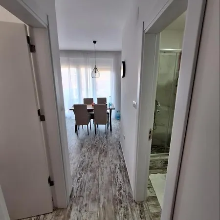 Leona C0 - Moderan Blizu Staze Divčibare