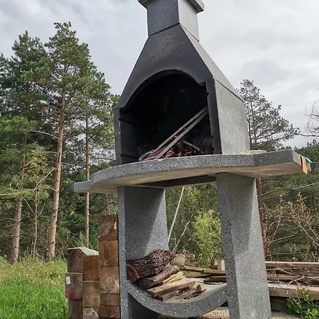 Leona C0 - Moderan Blizu Staze *