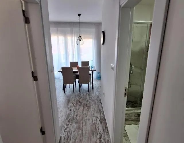 Leona C0 - Moderan Blizu Staze Divčibare