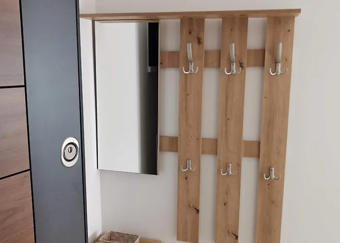 Leona C0 - Moderan Blizu Staze Apartament *