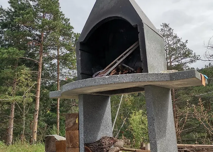 Leona C0 - Moderan Blizu Staze *