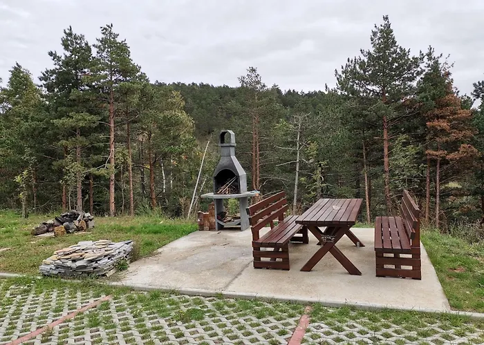 Leona C0 - Moderan Blizu Staze