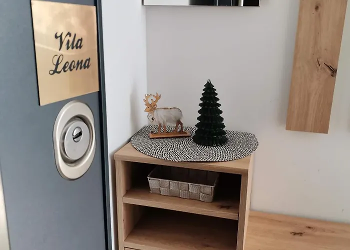 Leona C0 - Moderan Blizu Staze