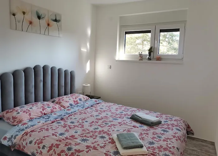 Leona C0 - Moderan Blizu Staze Apartament *